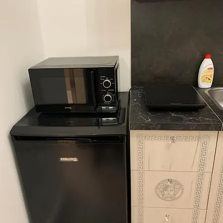 Lucky In Lägenhet *